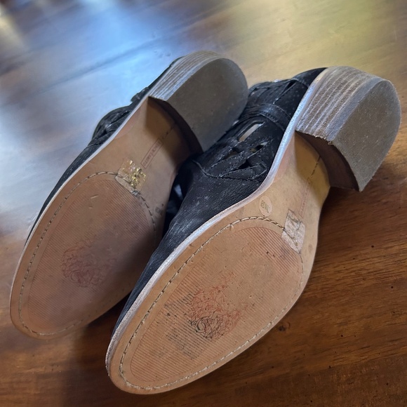 Vince Camuto Peera Black Tumbled Buff Goat Booties (Women's 8M) - Picture 6 of 6